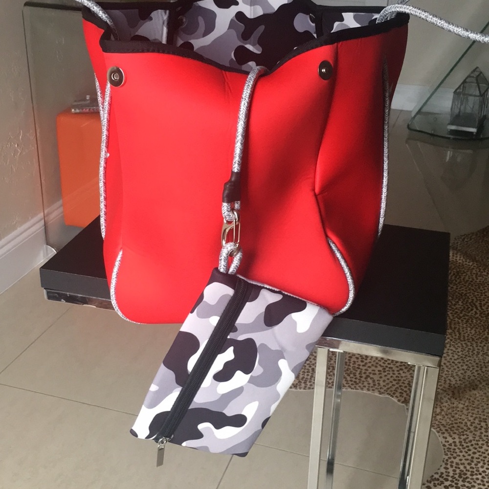 Neoprene, waterproof carry all - Picture 6 of 7